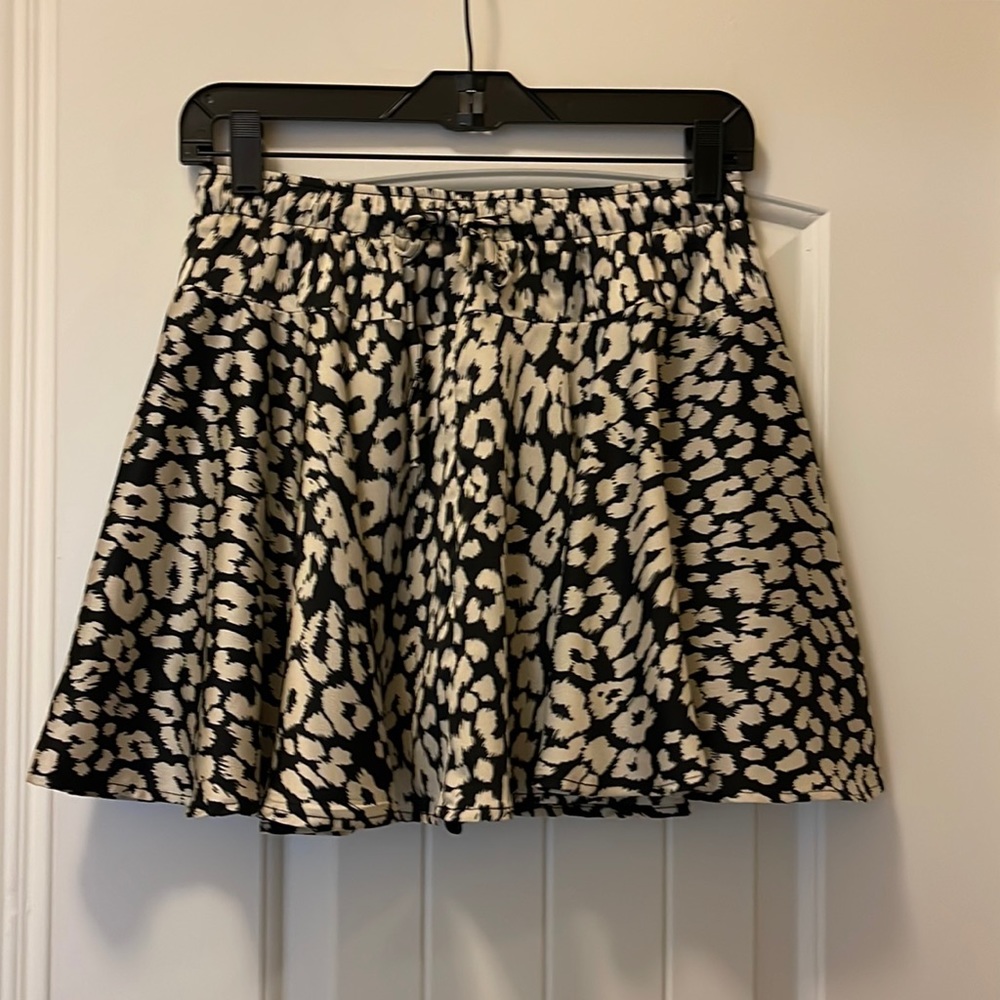 Leopard print silky mini skirt